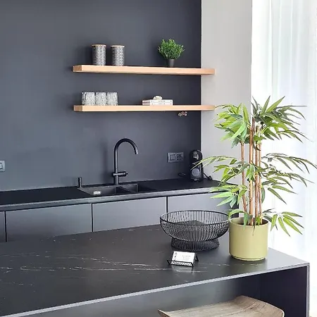 Apartment Park Tower Sea View With Pool And Gym