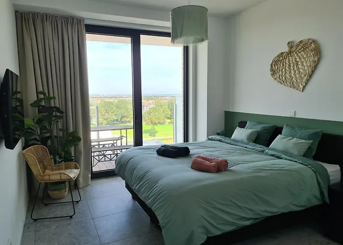 Park Tower Sea View With Pool And Gym