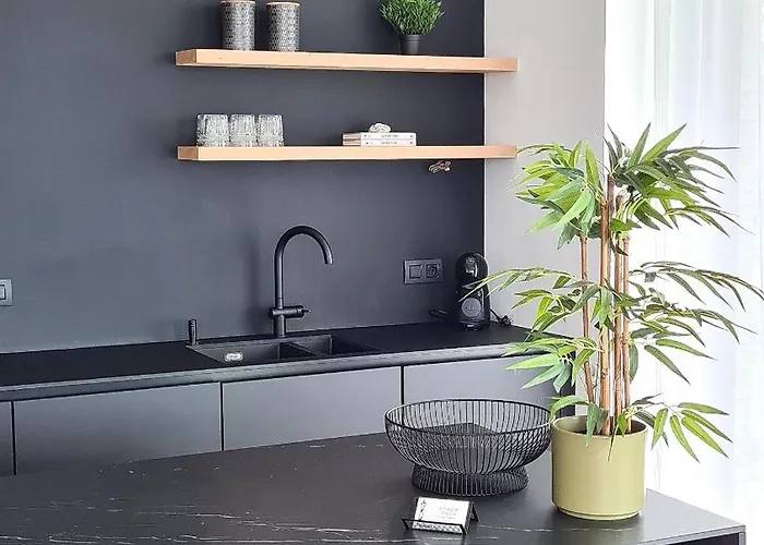 Apartment Park Tower Sea View With Pool And Gym